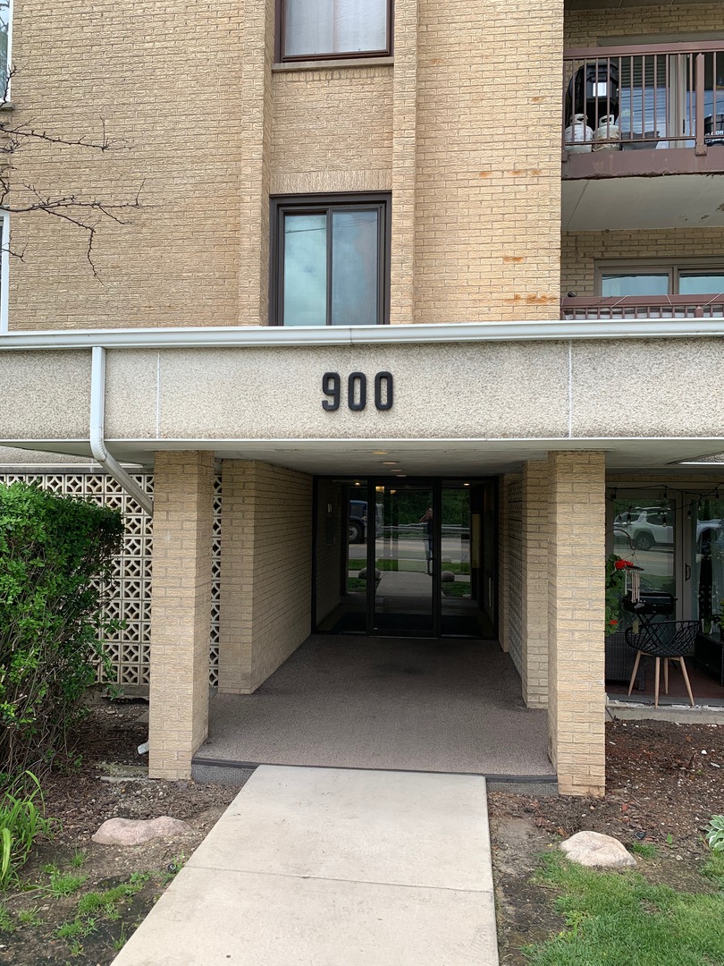 900 S River Road 4A
