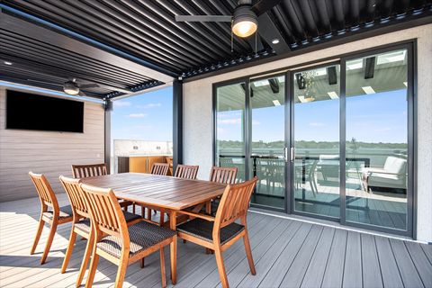 Tiny photo for 10 Illinois Street #5A, St. Charles, IL 60174 (MLS # 12606656)