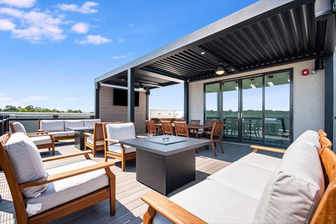 Tiny photo for 10 Illinois Street #5A, St. Charles, IL 60174 (MLS # 12606656)