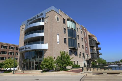 Tiny photo for 10 Illinois Street #5A, St. Charles, IL 60174 (MLS # 12606656)