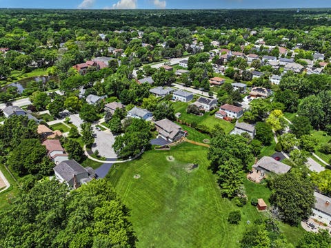Tiny photo for 738 W Evergreen Court, Palatine, IL 60067 (MLS # 12679952)