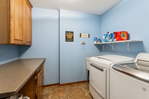 Tiny photo for 738 W Evergreen Court, Palatine, IL 60067 (MLS # 12679952)