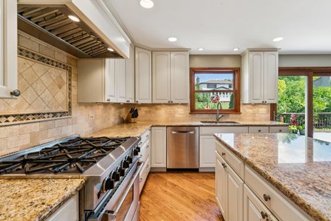 Tiny photo for 738 W Evergreen Court, Palatine, IL 60067 (MLS # 12679952)