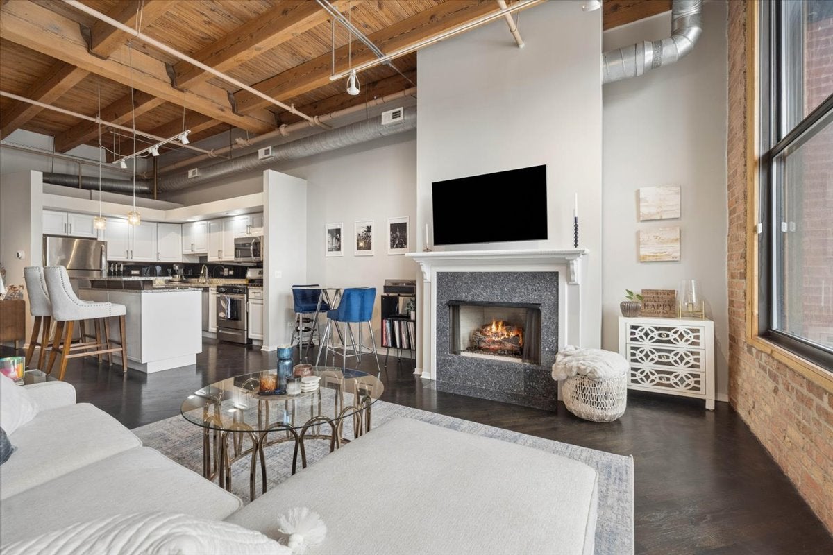 616 W Fulton Street 513