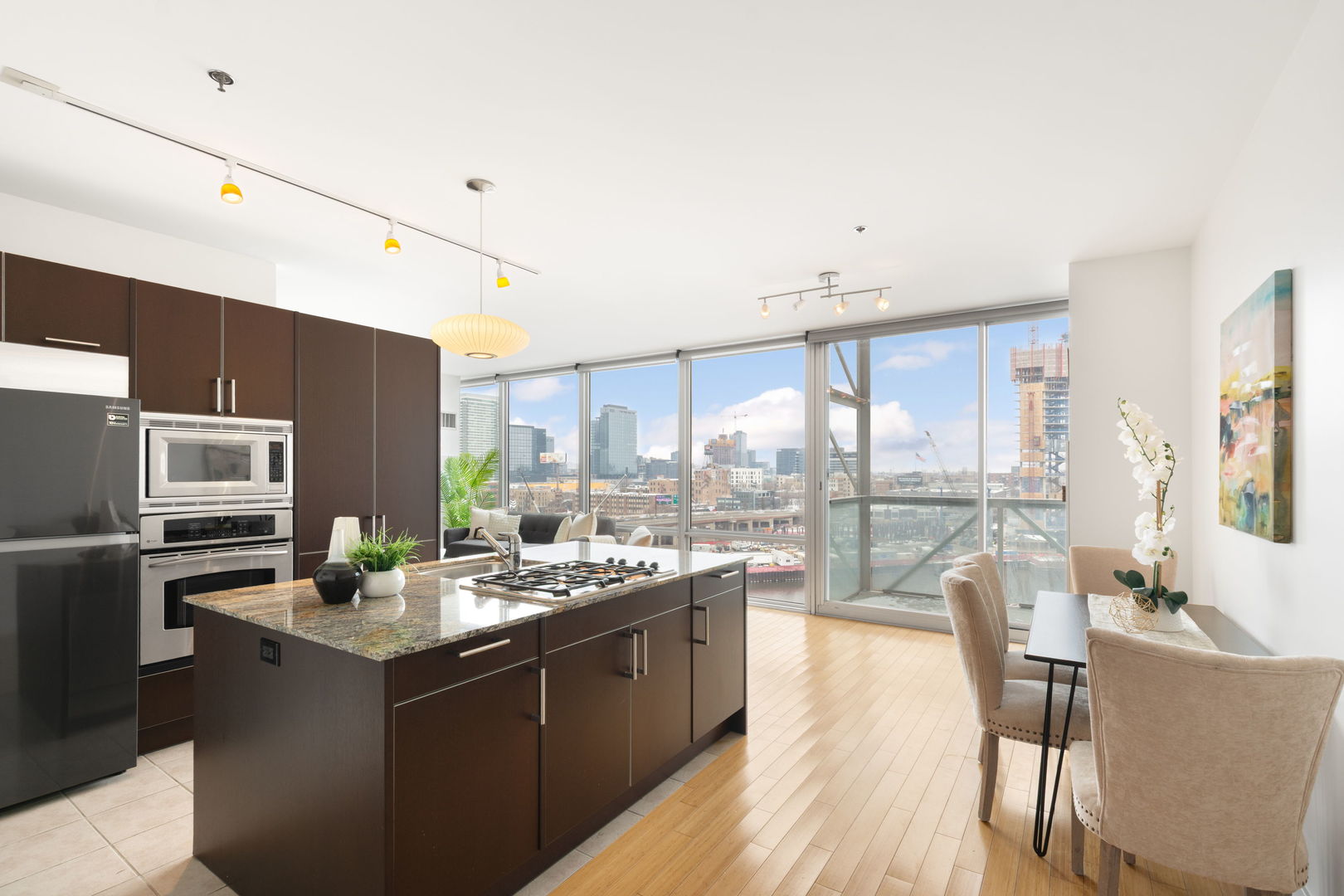 653 N KINGSBURY Street 802