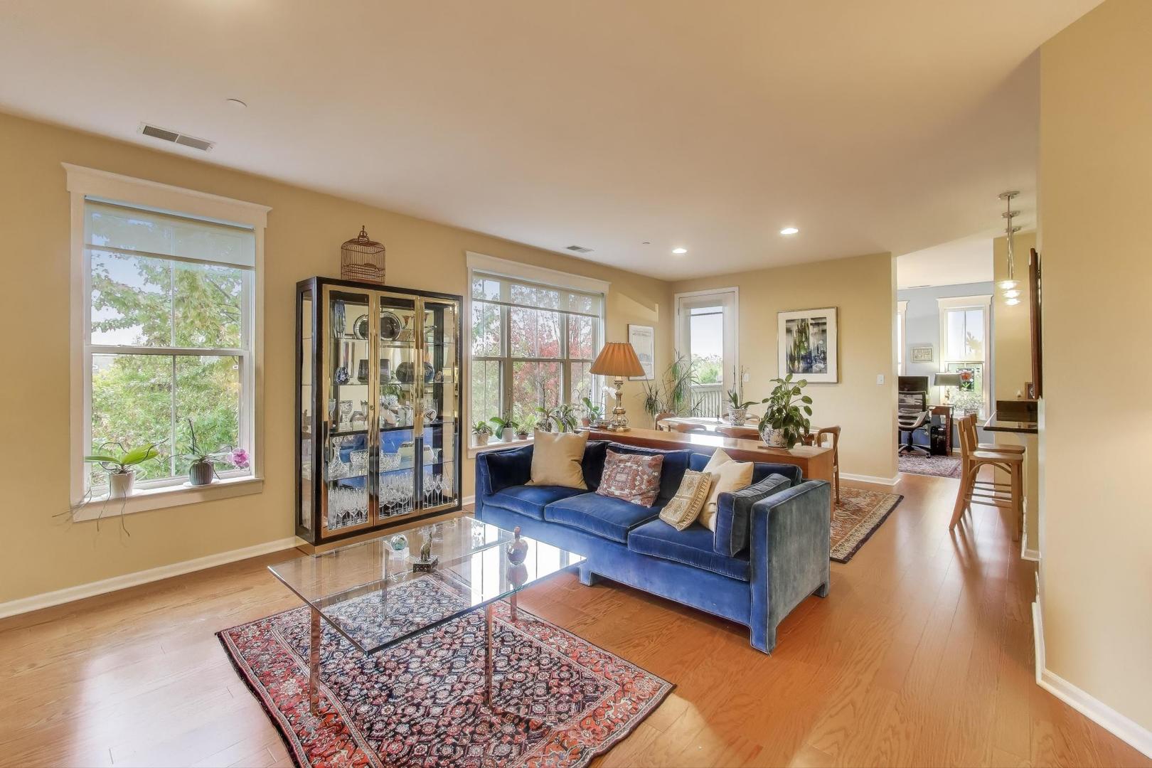 1950 Farnsworth Lane 202