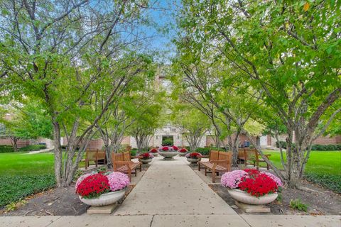 Tiny photo for 1950 Farnsworth Lane #202, Northbrook, IL 60062 (MLS # 12496970)