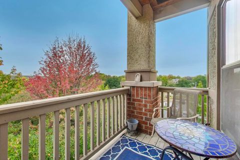 Tiny photo for 1950 Farnsworth Lane #202, Northbrook, IL 60062 (MLS # 12496970)