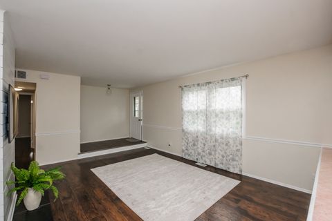 Tiny photo for 837 Carnaby Court, Schaumburg, IL 60194 (MLS # 12593451)