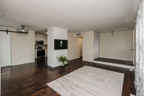 Tiny photo for 837 Carnaby Court, Schaumburg, IL 60194 (MLS # 12593451)