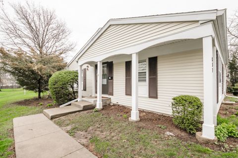 Photo of 837 Carnaby Court, Schaumburg, IL 60194 (MLS # 12593451)