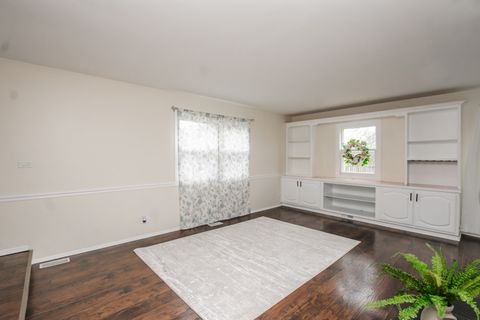 Tiny photo for 837 Carnaby Court, Schaumburg, IL 60194 (MLS # 12593451)