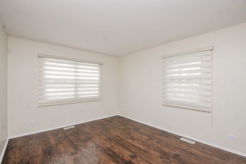 Tiny photo for 837 Carnaby Court, Schaumburg, IL 60194 (MLS # 12593451)