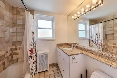 Tiny photo for 631 W Barry Avenue #3G, Chicago, IL 60657 (MLS # 12469395)