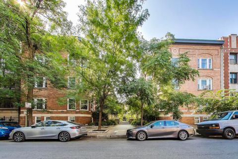 Photo of 631 W Barry Avenue #3G, Chicago, IL 60657 (MLS # 12469395)