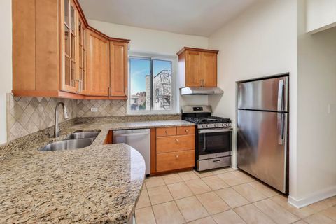 Tiny photo for 631 W Barry Avenue #3G, Chicago, IL 60657 (MLS # 12469395)