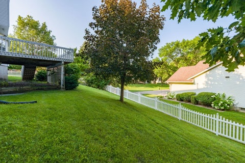 Tiny photo for 4824 Kynnelworth Drive, Bettendorf, IA 52722 (MLS # 12726288)