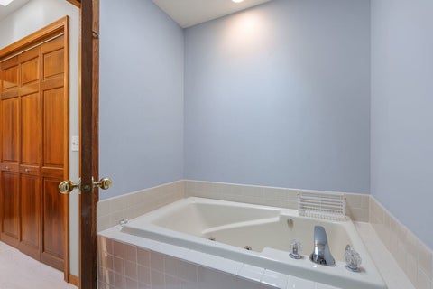 Tiny photo for 4824 Kynnelworth Drive, Bettendorf, IA 52722 (MLS # 12726288)