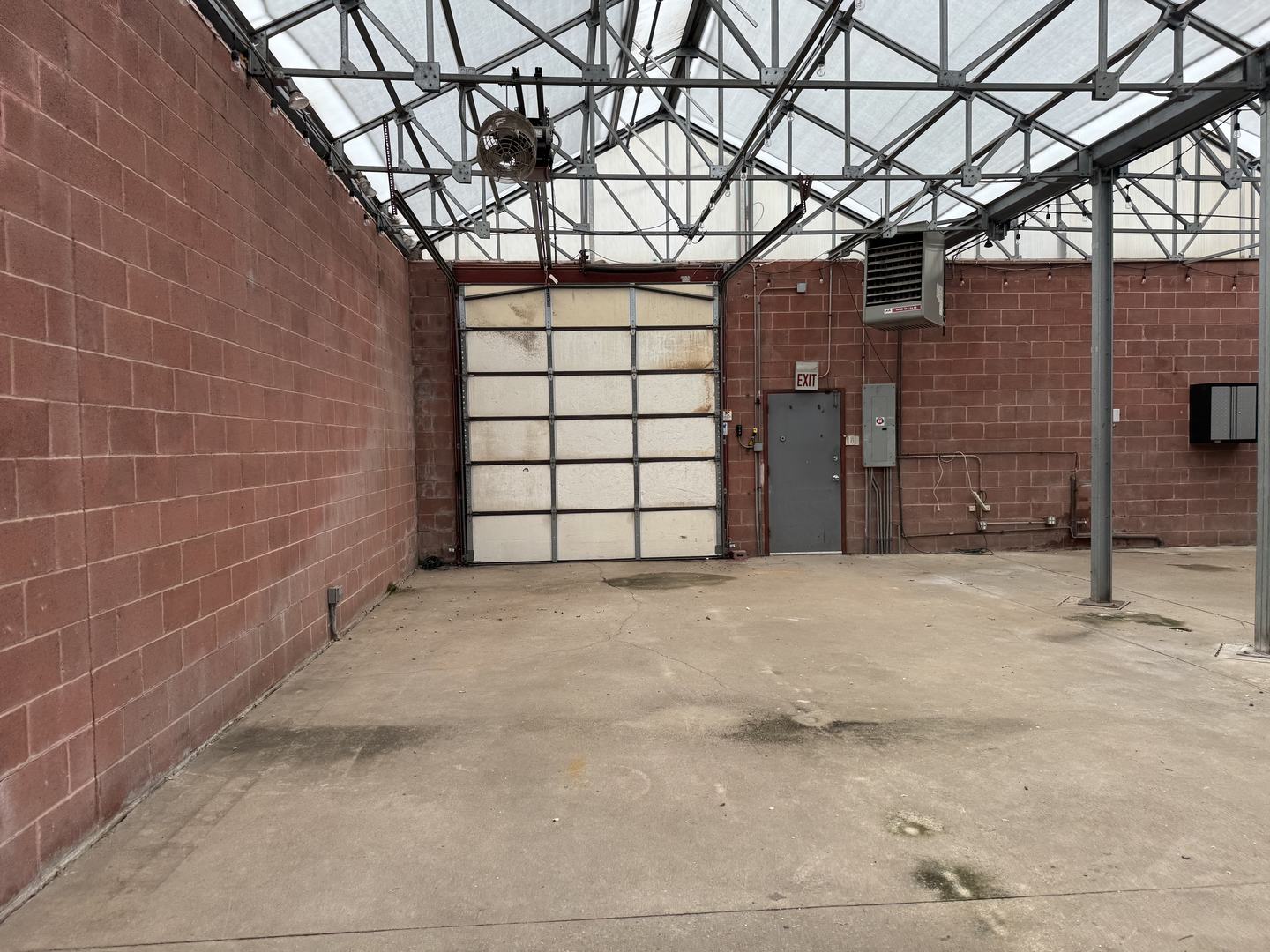 2457 W Montrose Avenue