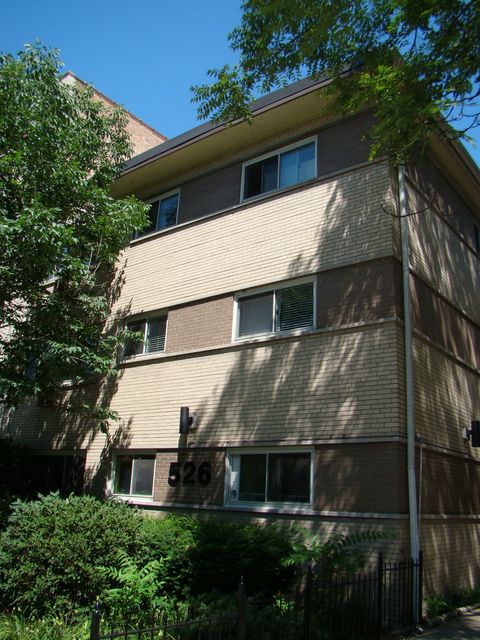 526 W Roscoe Street 1B Chicago IL 60657