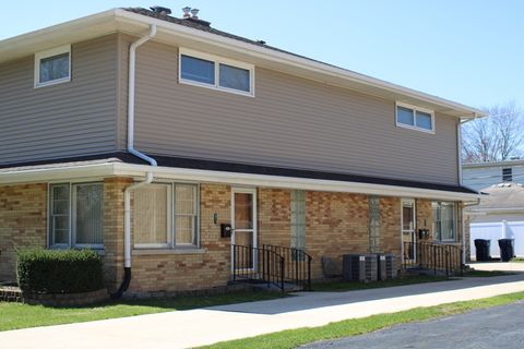 Photo of 724 Barnsdale Road #2, La Grange Park, IL 60526 (MLS # 12505547) Photo of 724 Barnsdale Road #2, La Grange Park, IL 60526 (MLS # 12505547)