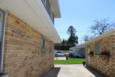 Tiny photo for 724 Barnsdale Road #2, La Grange Park, IL 60526 (MLS # 12505547)