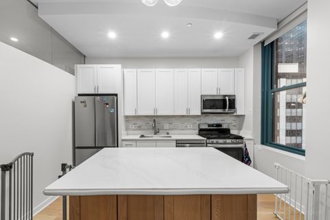 Tiny photo for 208 W Washington Street #912, Chicago, IL 60606 (MLS # 12633970)