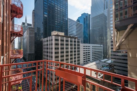 Tiny photo for 208 W Washington Street #912, Chicago, IL 60606 (MLS # 12633970)