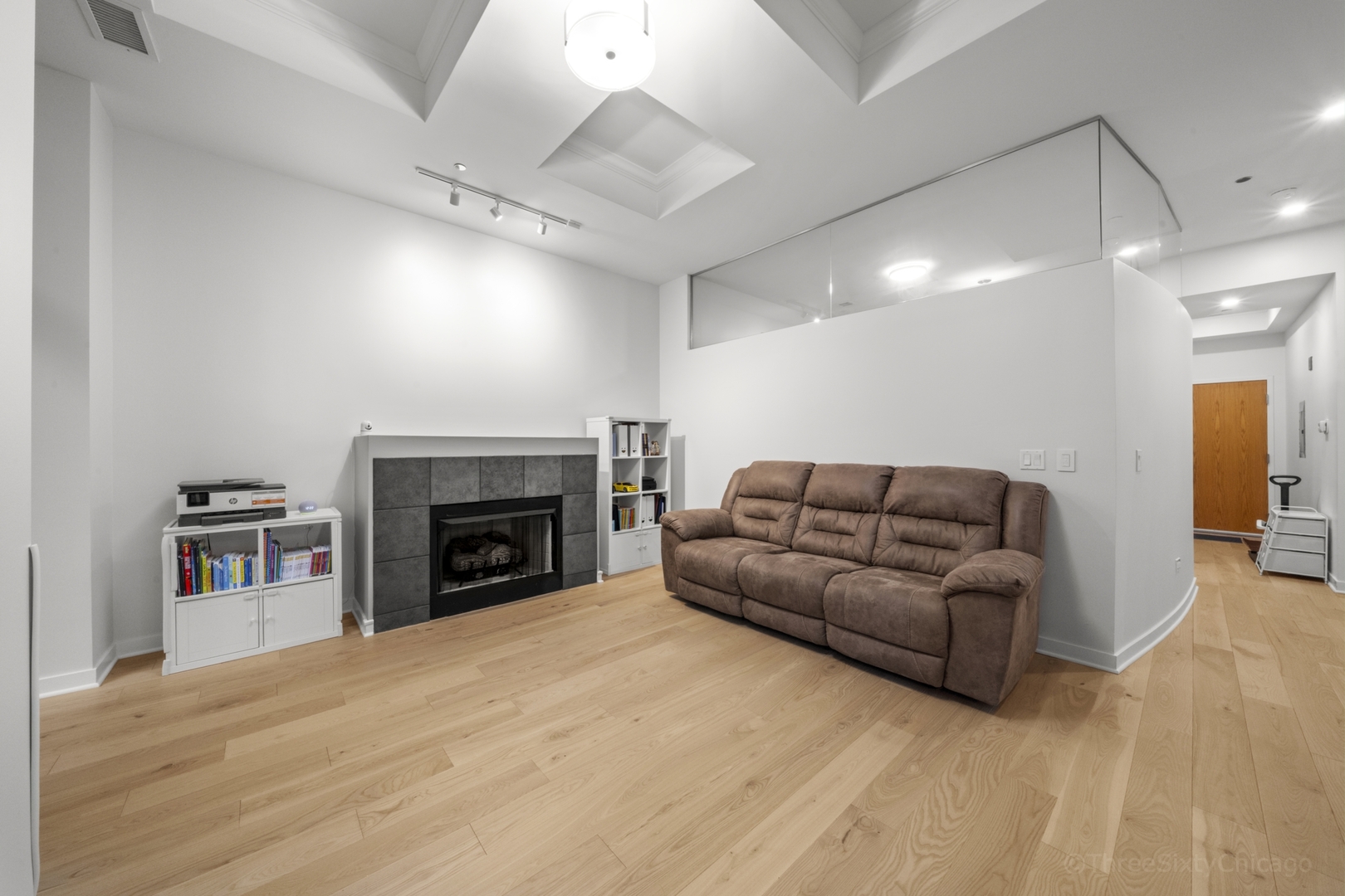 208 W Washington Street 912