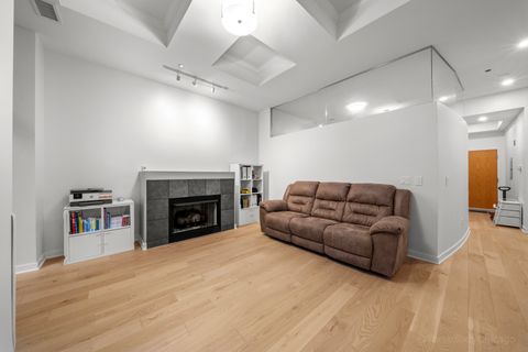 Tiny photo for 208 W Washington Street #912, Chicago, IL 60606 (MLS # 12633970)