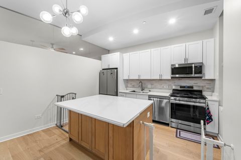 Tiny photo for 208 W Washington Street #912, Chicago, IL 60606 (MLS # 12633970)