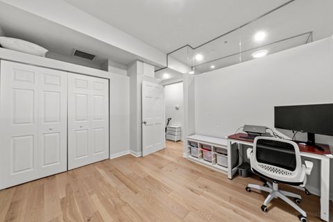 Tiny photo for 208 W Washington Street #912, Chicago, IL 60606 (MLS # 12633970)