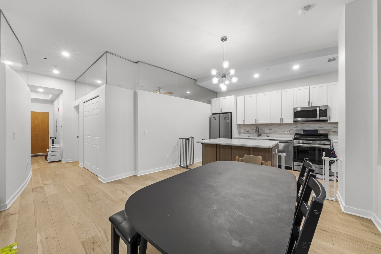 208 W Washington Street 912