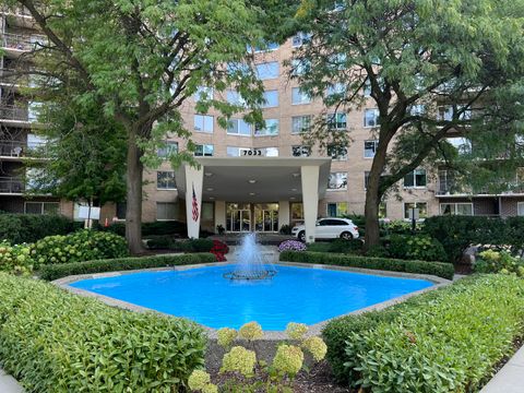 Photo of 7033 N Kedzie Avenue #1713, Chicago, IL 60645 (MLS # 12308785)