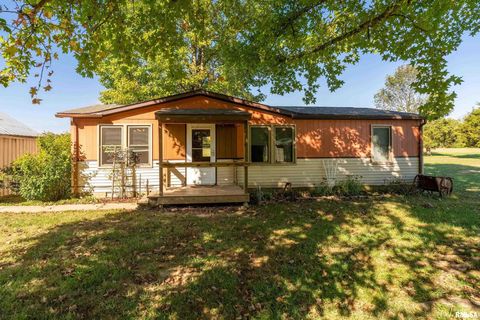 Photo of 2961 N Rocky Comfort Road, Makanda, IL 62958 (MLS # QC4268376)