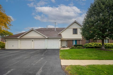 Photo of 831 E Carriage Lane #1, Palatine, IL 60074 (MLS # 12502496)