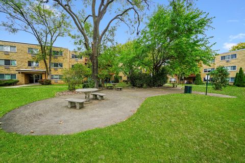 Tiny photo for 760 Dempster Street #110, Mount Prospect, IL 60056 (MLS # 12506662)