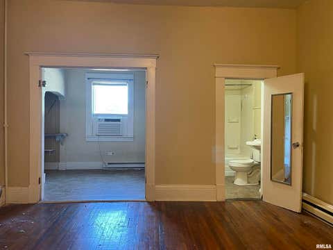 Tiny photo for 209 N Springer Street, Carbondale, IL 62901 (MLS # 12651779)