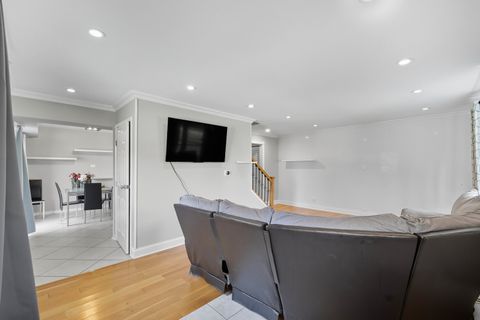 Tiny photo for 2312 Hyde Court, Schaumburg, IL 60194 (MLS # 12508178)