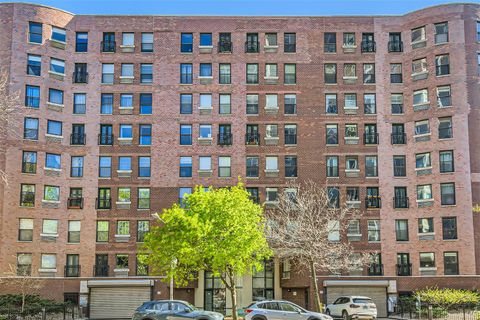 711 W Gordon Terrace 701 Chicago IL 60613