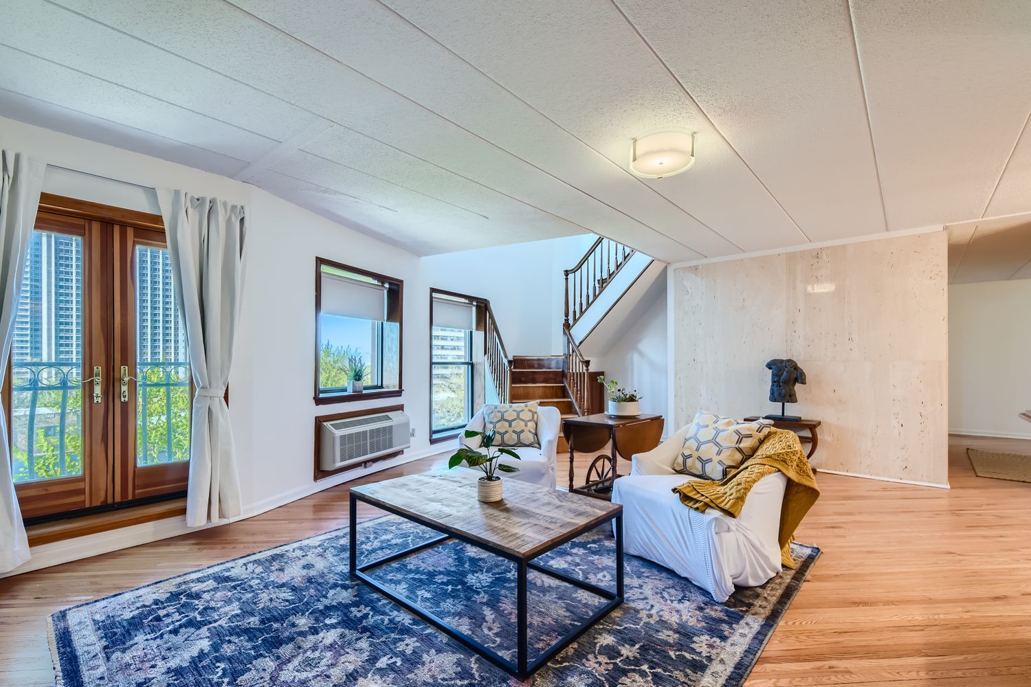 711 W Gordon Terrace 701