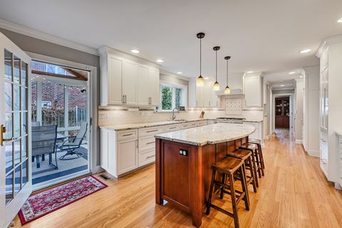 Tiny photo for 629 Courtland Circle, Western Springs, IL 60558 (MLS # 12596266)