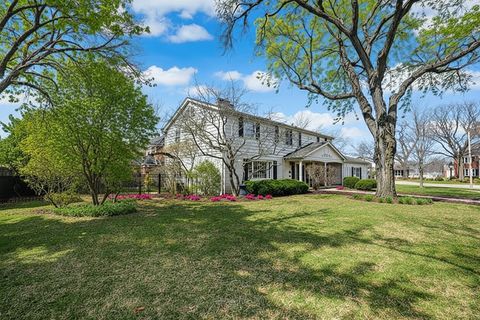 Tiny photo for 629 Courtland Circle, Western Springs, IL 60558 (MLS # 12596266)