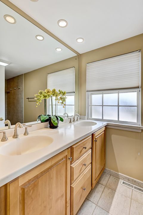 Tiny photo for 629 Courtland Circle, Western Springs, IL 60558 (MLS # 12596266)