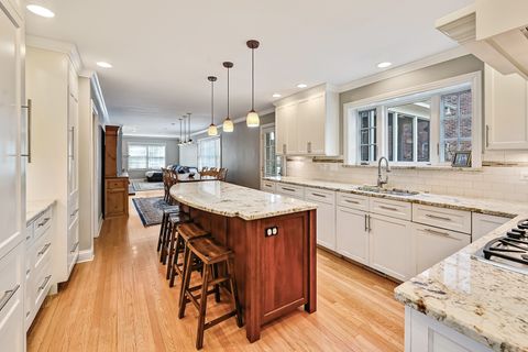 Tiny photo for 629 Courtland Circle, Western Springs, IL 60558 (MLS # 12596266)