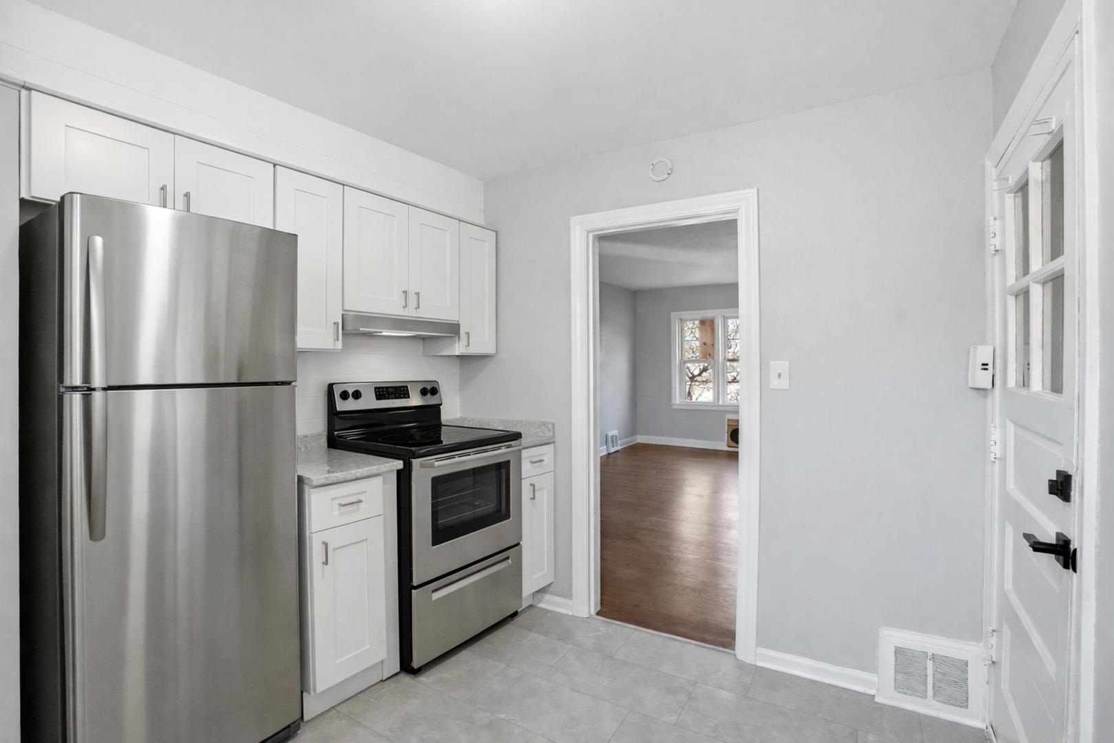 6550 N Ridge Boulevard 2