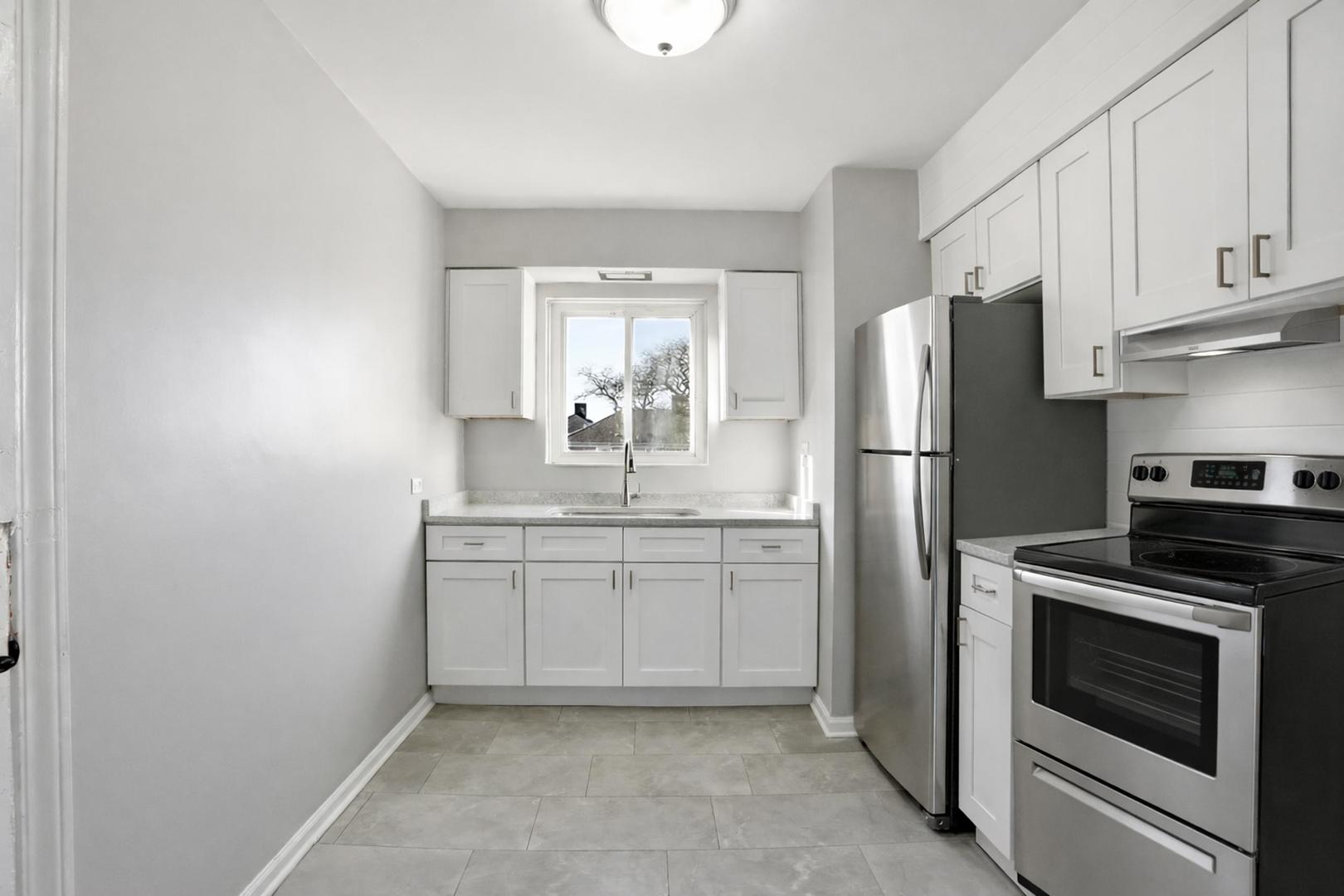 6550 N Ridge Boulevard 2