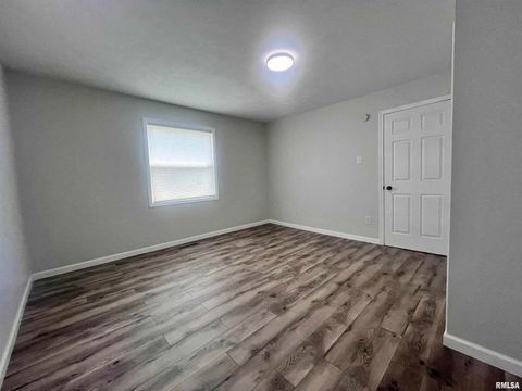 Tiny photo for 421 N 18TH Street, Herrin, IL 62948 (MLS # EB457339)