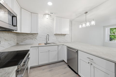 Tiny photo for 6335 N Magnolia Avenue #G, Chicago, IL 60660 (MLS # 12745803)