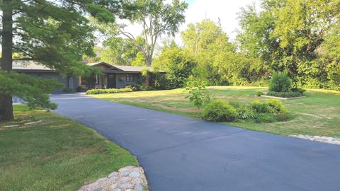 83 Wildwood Drive Barrington IL 60010